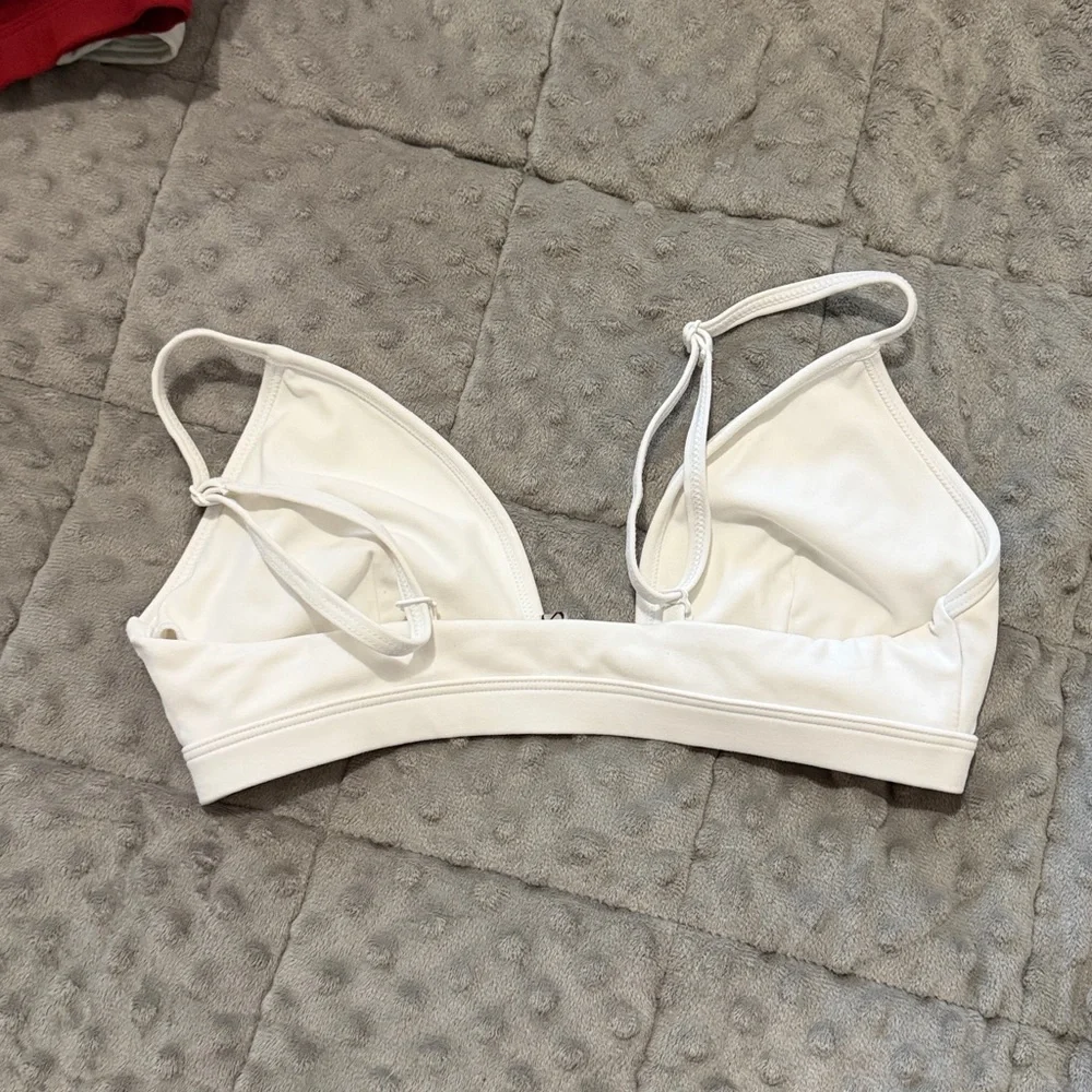TLF Front Clasp Sports Bra 🤍 - Picture 2 of 2